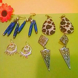 4 Pairs of Beautiful Fashion Earrings!